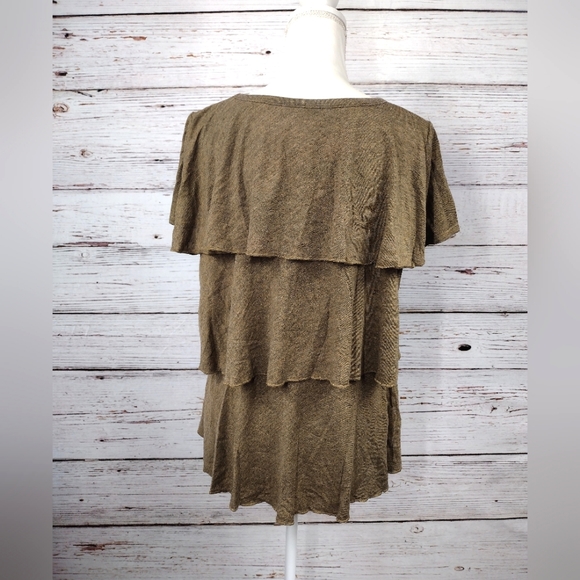 Chaser Ruffle Back Tee - Picture 8 of 8